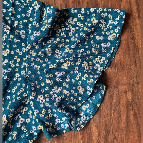 Micro Floral V Neck SHEIN Curve Dress - Picture 5 of 6